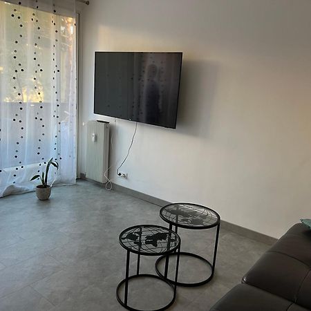 Chambre Avec Salle D'Eau Privee Dans Appartement Partage 200 M Du Tram Монпелье Экстерьер фото